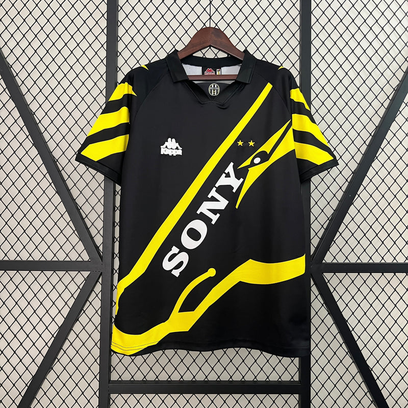The Old Lady Bianconeri III 96/97 MAN (RETRO)